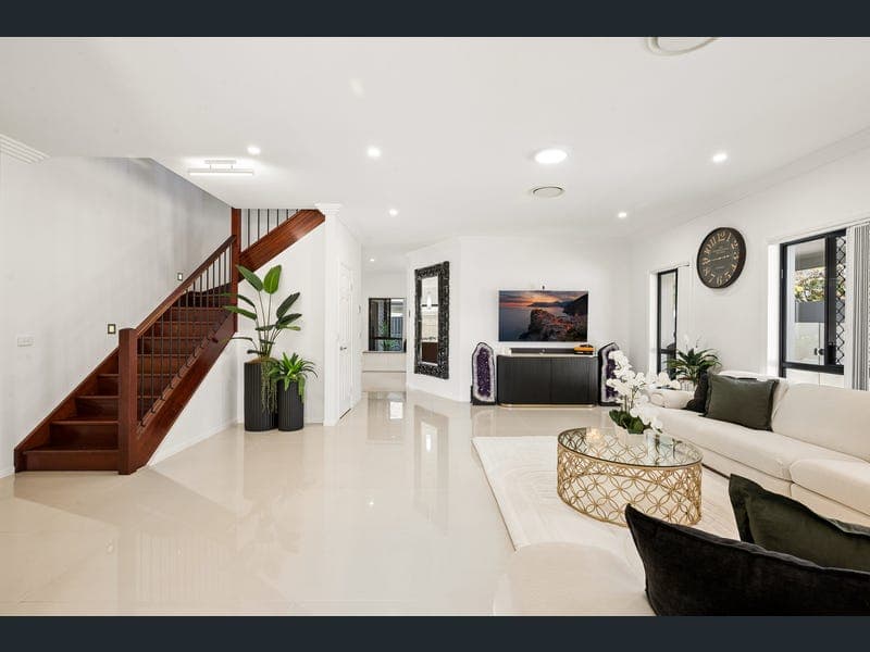 8 Foxwood Circuit, Wakerley — photo 1 of 5