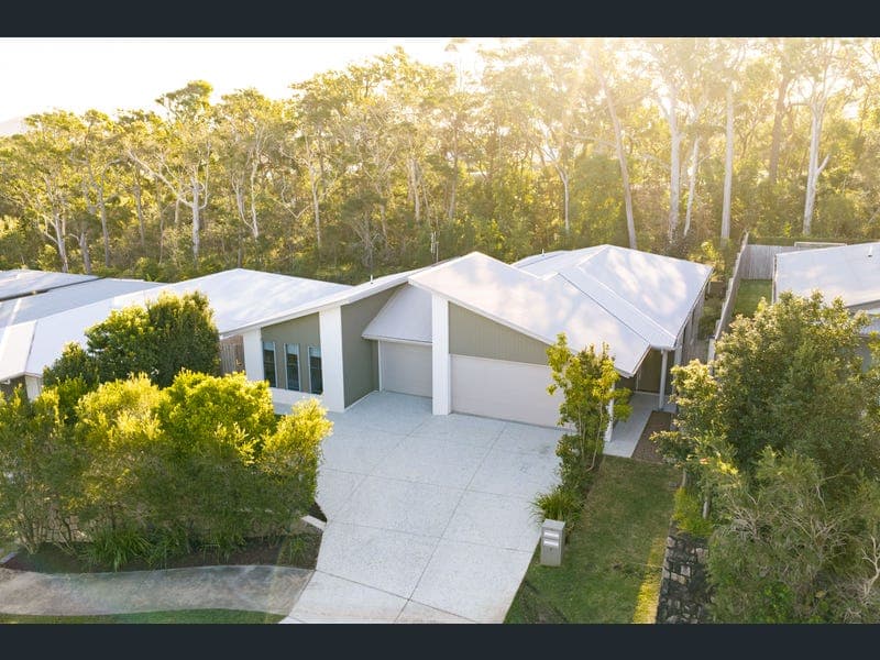 8 Silver Gull Crescent, Peregian Springs — photo 1 of 5