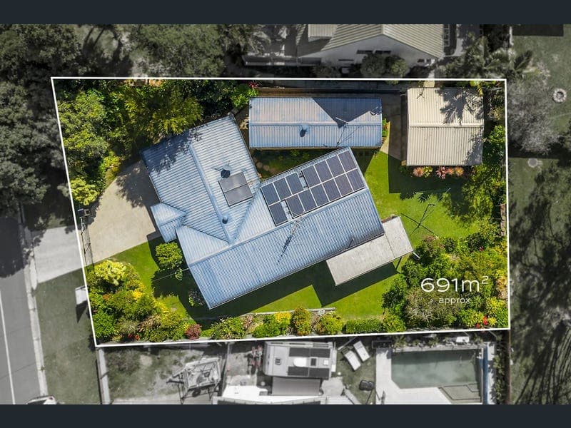 11 Yungar Street, Coolum Beach — photo 1 of 5