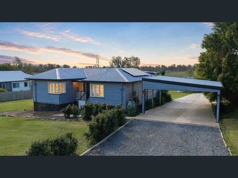 32 Pelican Drive, Laidley Heights — photo 1 of 5