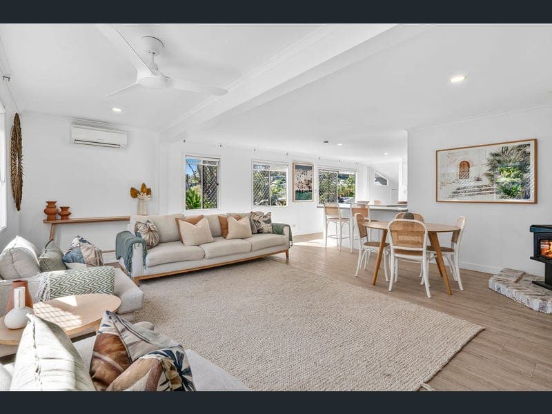 1 Entwood Avenue, Coolum Beach — photo 1 of 5