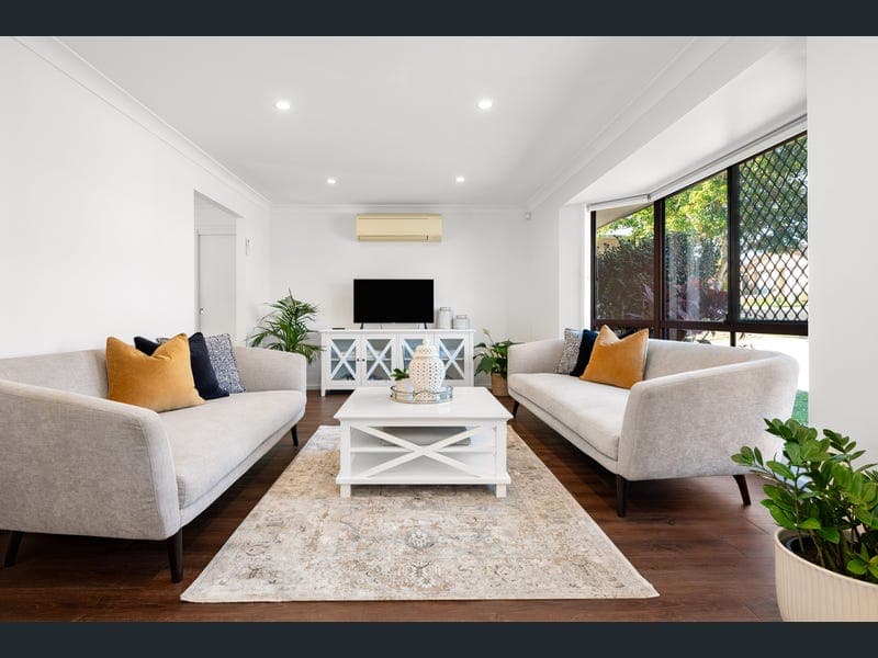 11 Sieben Street, Wishart — photo 1 of 5