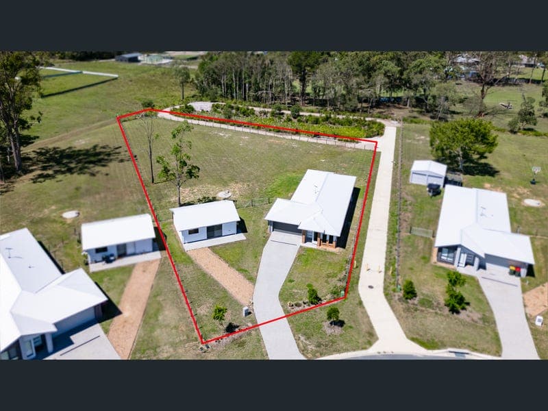 42 Simone Court, Caboolture — photo 1 of 5
