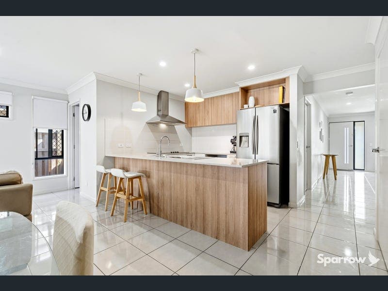 46 Whistler Place, Pallara — photo 1 of 5