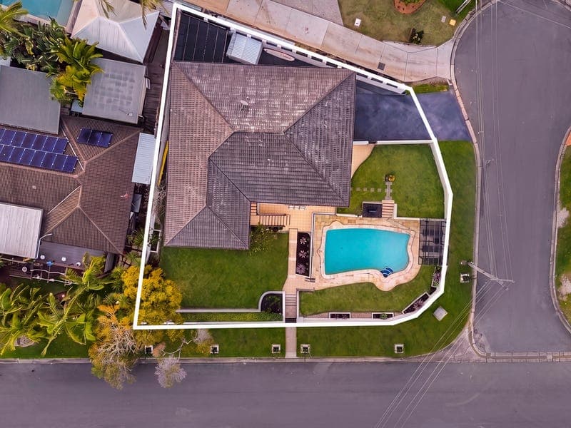 2 Kerry Place, Southport — photo 1 of 5