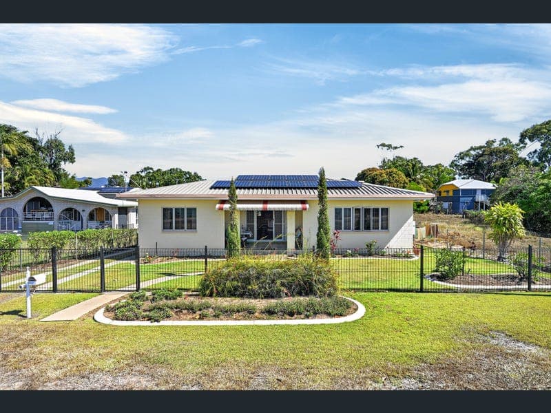 59 Esplanade, Balgal Beach — photo 1 of 5