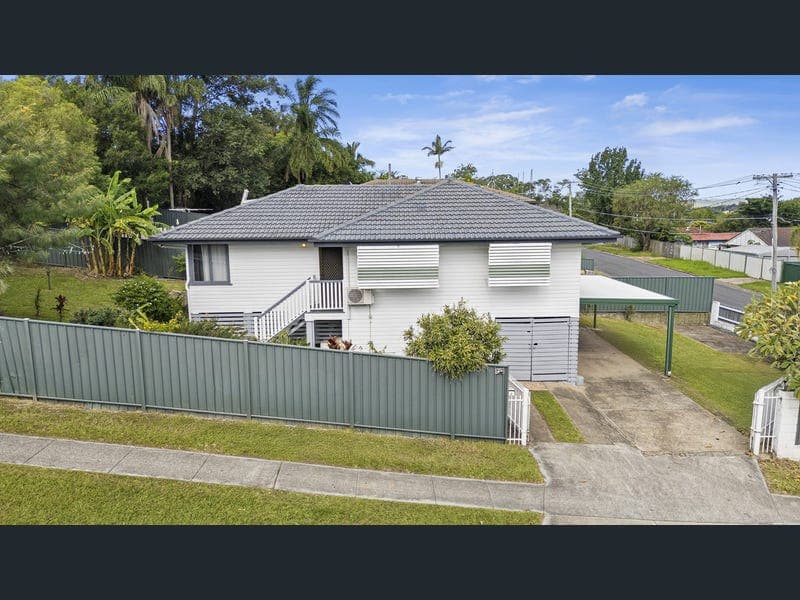 147 Ewing Road, Woodridge — photo 1 of 5