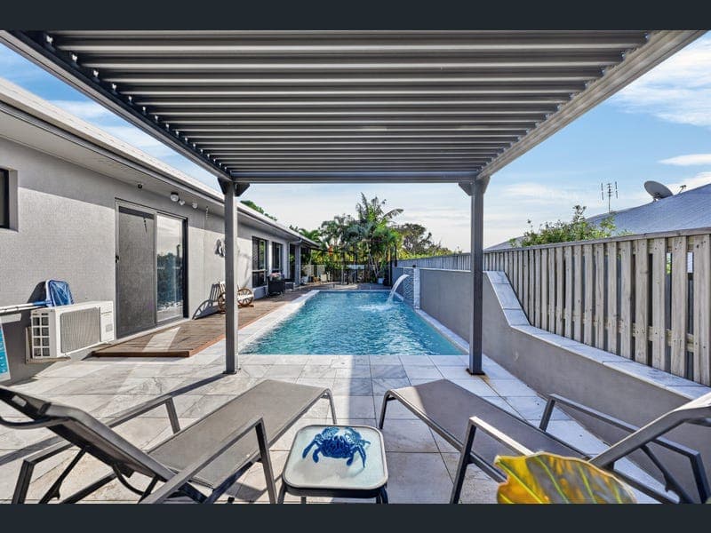 11 Holbourne Street, Bushland Beach — photo 1 of 5