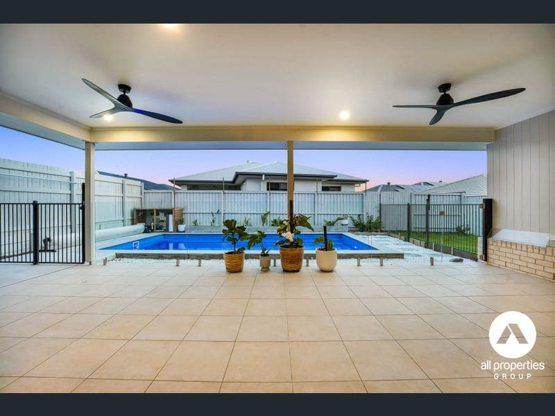 33 NAPIER CRESCENT, Yarrabilba — photo 1 of 5