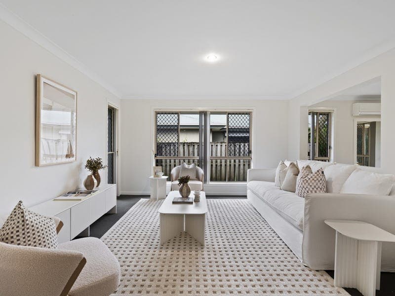 17 Carmarthen Circuit, Pacific Pines — photo 1 of 5