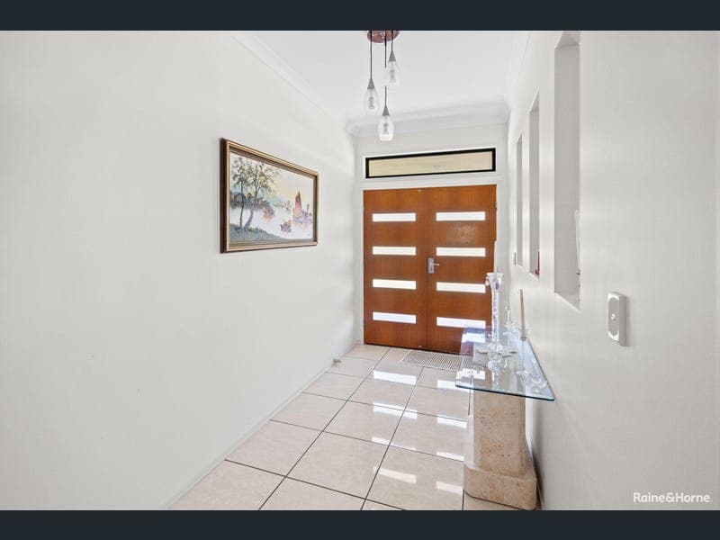28 Harrison Circuit, Urangan — photo 1 of 5