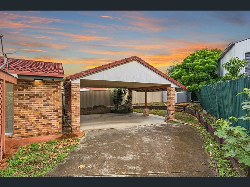 4 Silverash court, Regents Park — photo 1 of 5