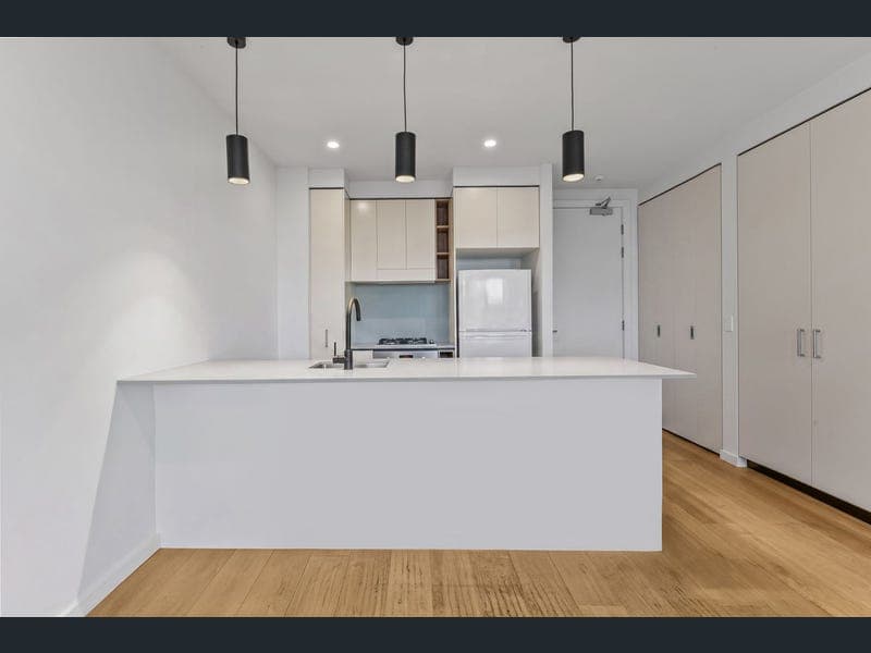 208/13-15 Haig Street, Coolangatta — photo 1 of 5