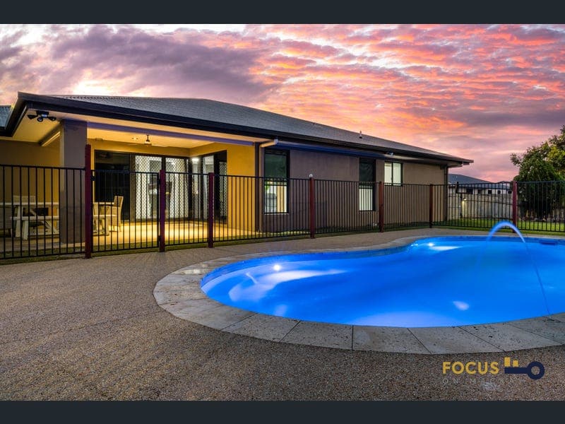 20 Treloar Place, Marian — photo 1 of 5