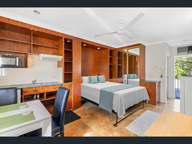10/4 Chester Court, Manunda — photo 1 of 5