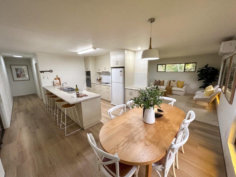 1-7 Lakeside Drive, Tinaroo — photo 1 of 5