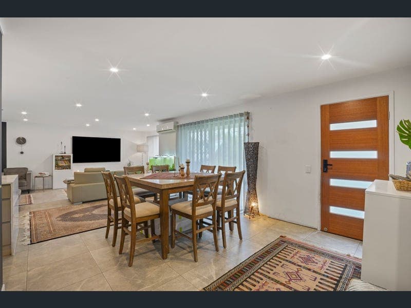 7 Ormuz Street, Carina Heights — photo 1 of 5