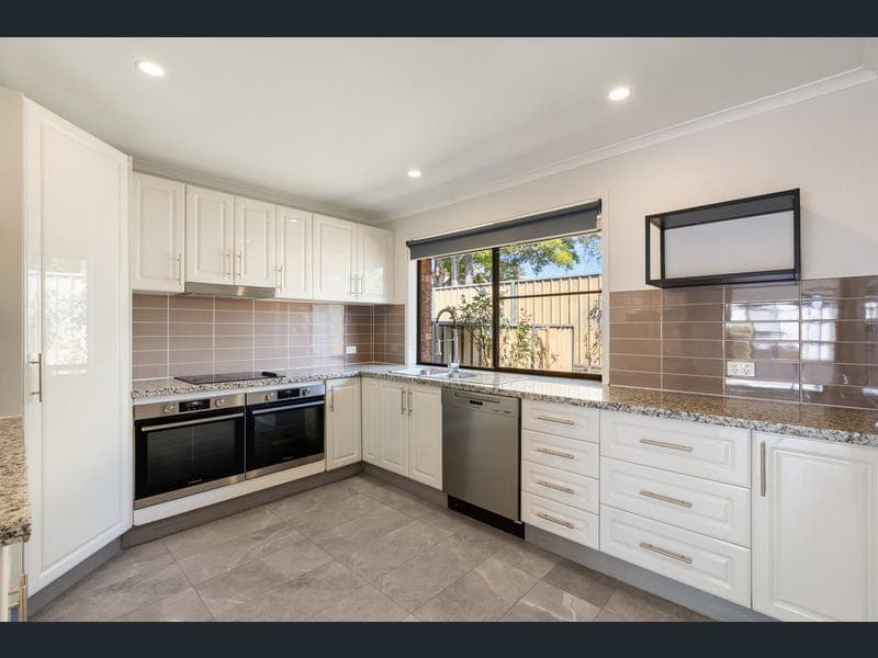 16/301 Bridge Street, Newtown — photo 1 of 5