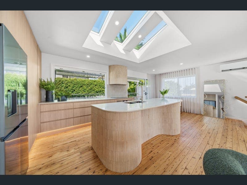 6 Clare Street, Southport — photo 1 of 5