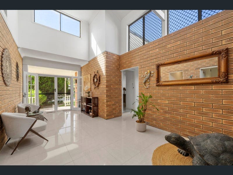 19 Bartlett Avenue, Nerang — photo 1 of 5