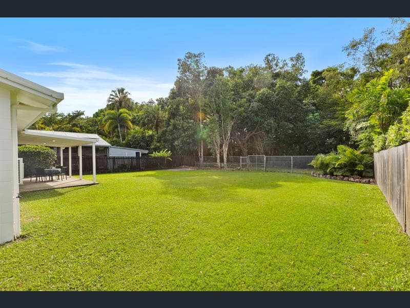 26 Strombus Avenue, Trinity Beach — photo 1 of 5