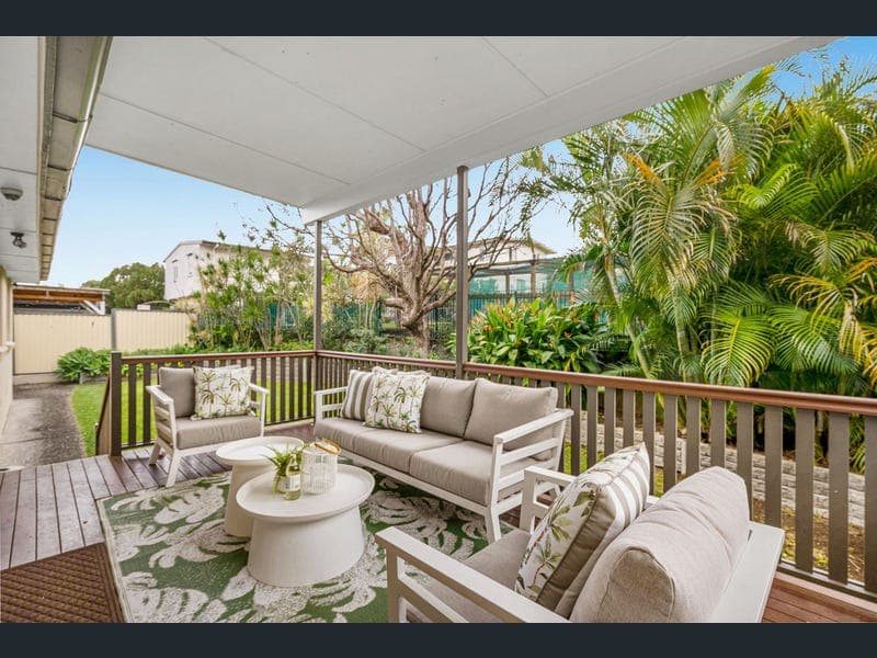 16 Tasman Street, Stafford Heights — photo 1 of 5