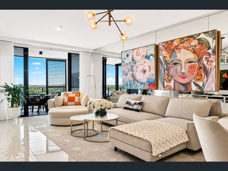 4705/5 Harbour Side Court, Biggera Waters — photo 1 of 5