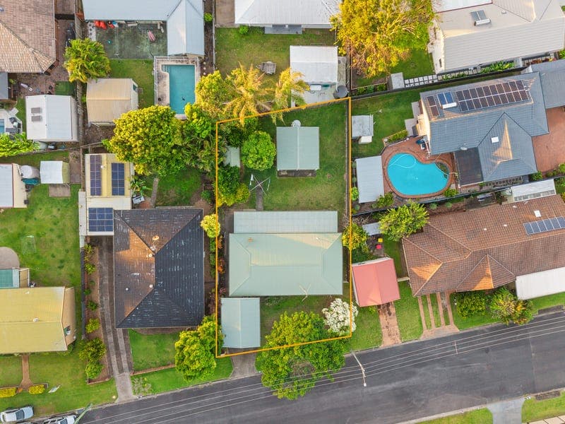 41 South Street, Urangan — photo 1 of 5