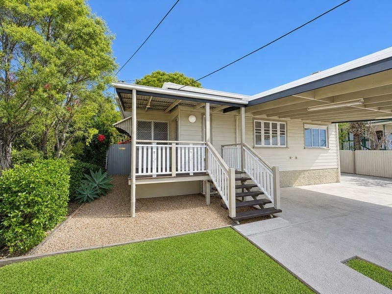 23 Easton Street, Silkstone — photo 1 of 5