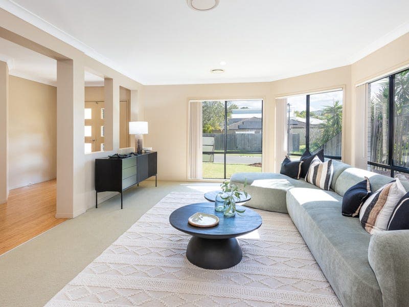 4 Sandow Street, Pacific Pines — photo 1 of 5
