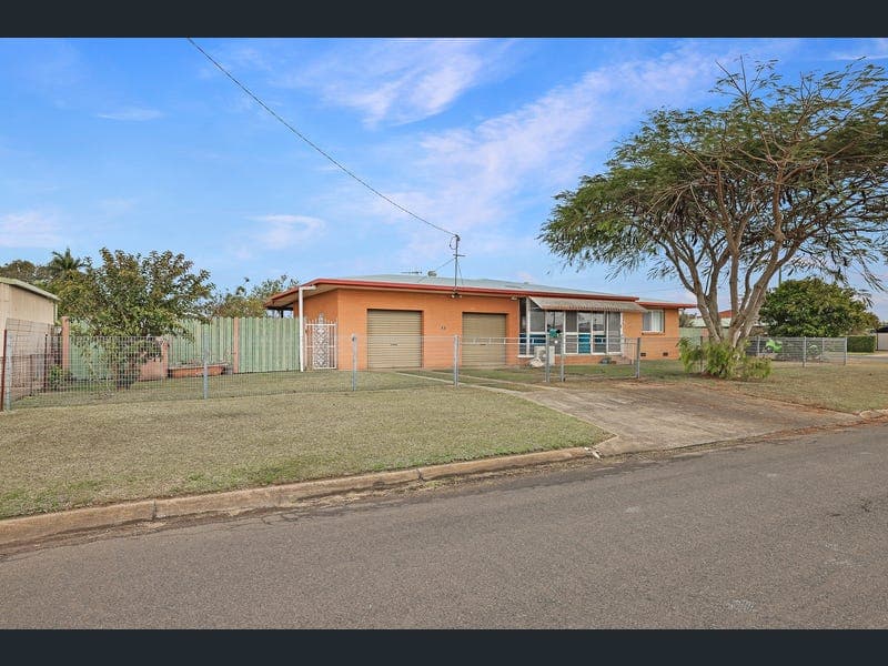 2 Banfield Street, Thabeban — photo 1 of 5