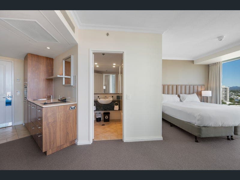 1119-1120/25 laycock Street, Surfers Paradise — photo 1 of 5