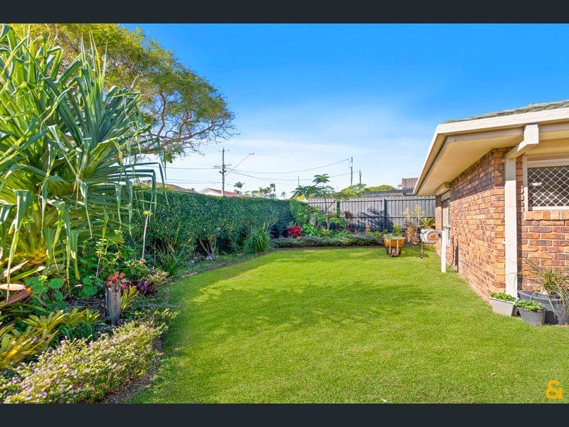 236 Preston Road, Wynnum West — photo 1 of 5