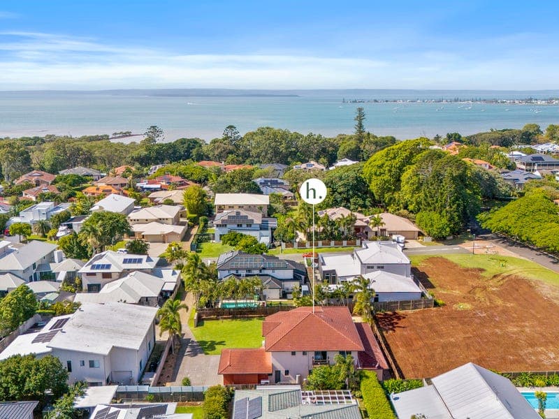 8 Yorston Place, Ormiston — photo 1 of 5
