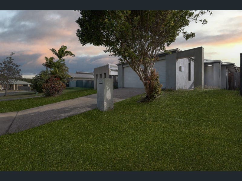 34 Newport Parade, Blacks Beach — photo 1 of 5