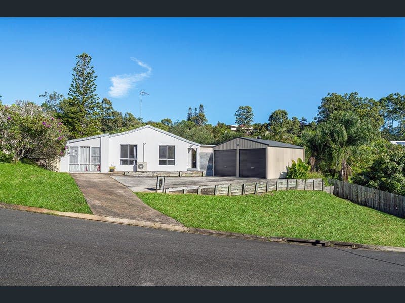 3 Clutha Court, Highland Park — photo 1 of 5