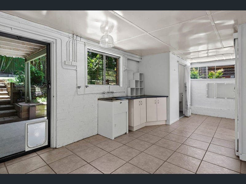 93 Cumberland Drive, Alexandra Hills — photo 1 of 5