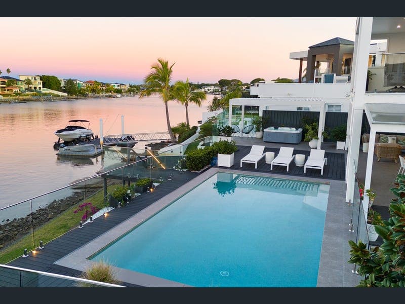 54 Fitzwilliam Street, Carrara — photo 1 of 5