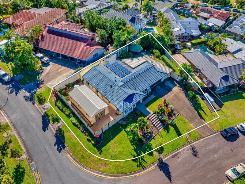 1 Maldon Court, Helensvale — photo 1 of 5