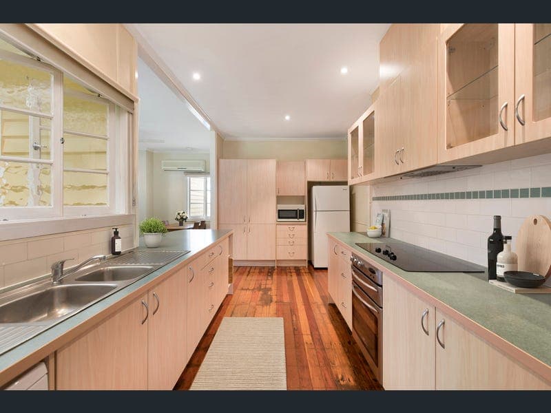 54 Plimsoll Street, Greenslopes — photo 1 of 5