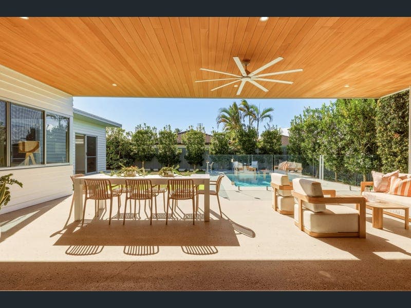 35 Balyarta Crescent, Mooloolaba — photo 1 of 5