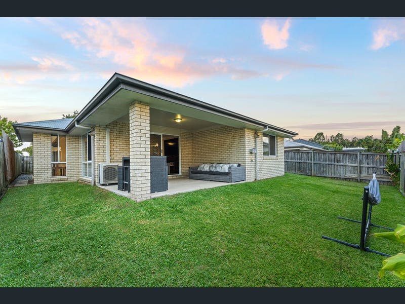 27 Water Lily Way, Mountain Creek — photo 1 of 5