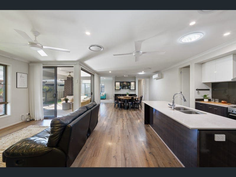 7 Kumbatine Street, Pimpama — photo 1 of 5