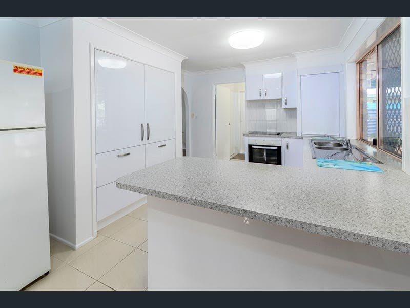 18 Intrepid Court, Beachmere — photo 1 of 5