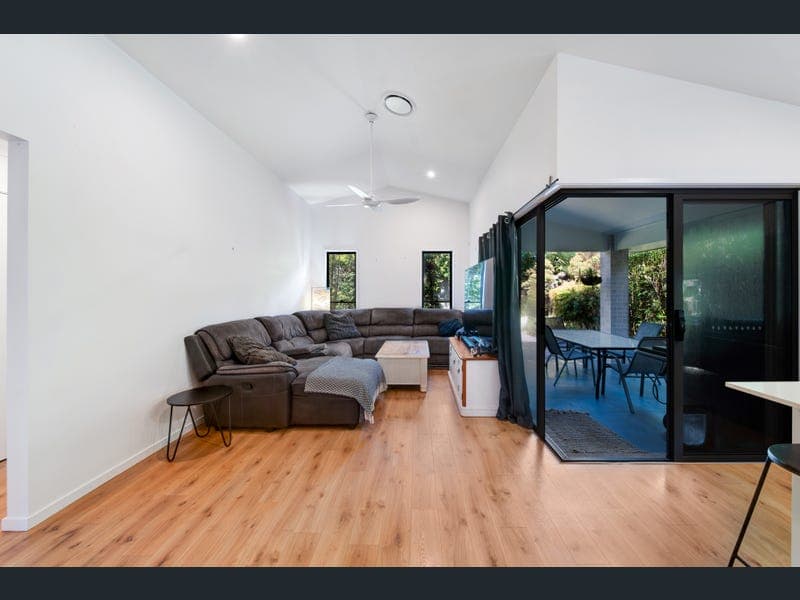 10 Haskins Street, Baringa — photo 1 of 5