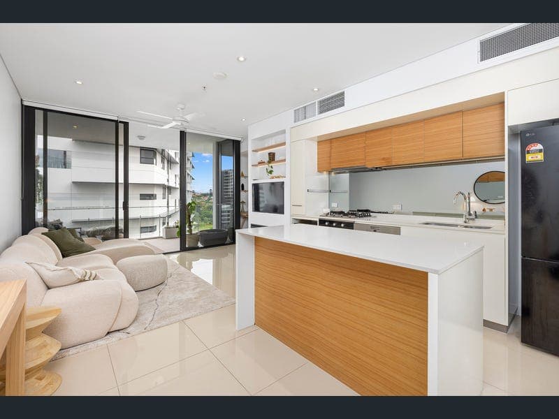 3096/33 FINNEGAN STREET, Hamilton — photo 1 of 5