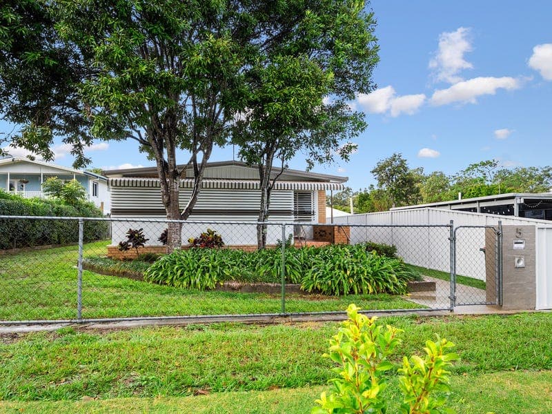 5 Webster Drive, Caboolture — photo 1 of 5