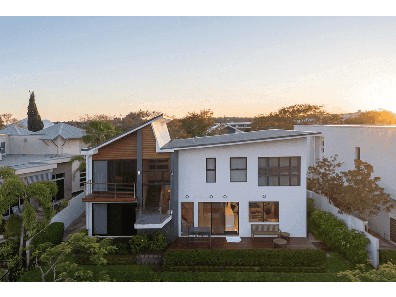 5030 Emerald Island Drive, Carrara — photo 1 of 5