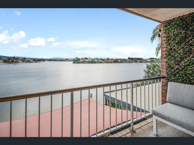 5/41 Duet Drive, Mermaid Waters — photo 1 of 5