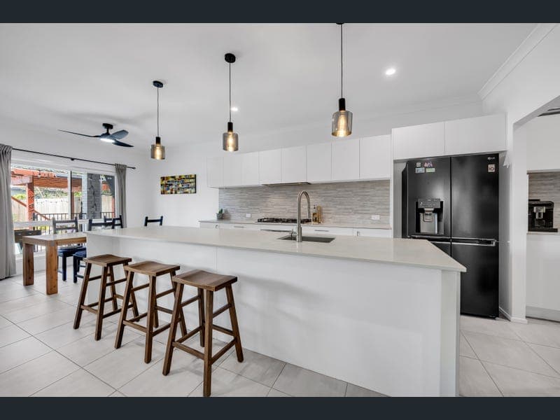 37 Smith Street, Deagon — photo 1 of 5